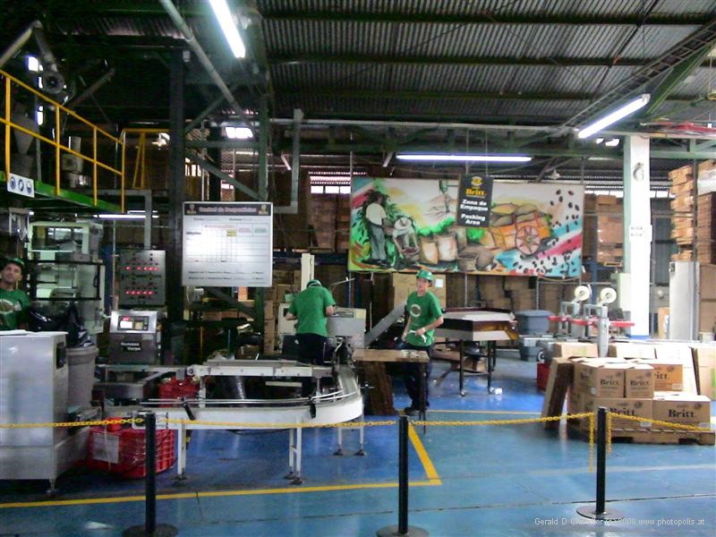 Cafe Britt packing line