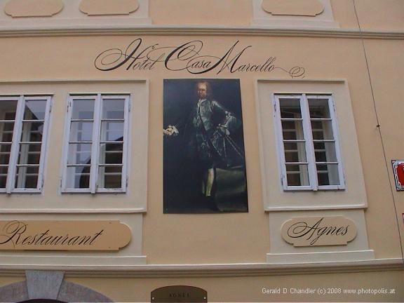 Hotel Casa Marcell exterior, east of Josephov, north of Old Town