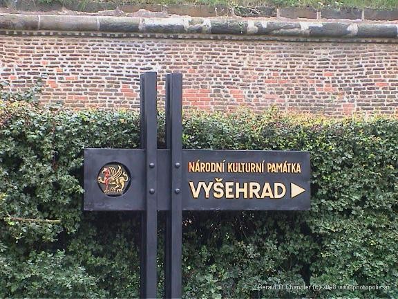 Sign to Vysehrad.
(National Culture Patrimoni?)
