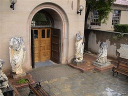 corinthMus-01c.jpg