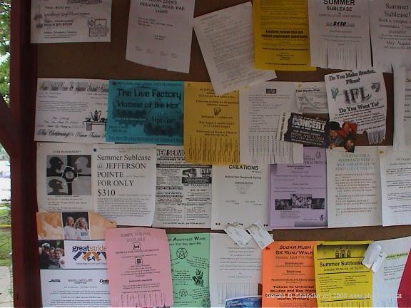 Bulletin board with rooms for rent